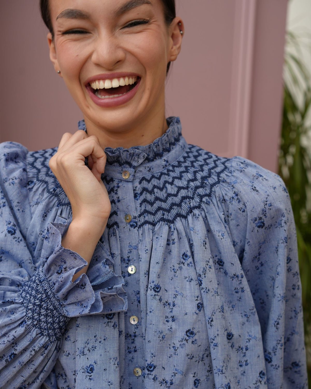 Scholl Blouse Chambray Rose with Navy Hand Smocking Edition 75