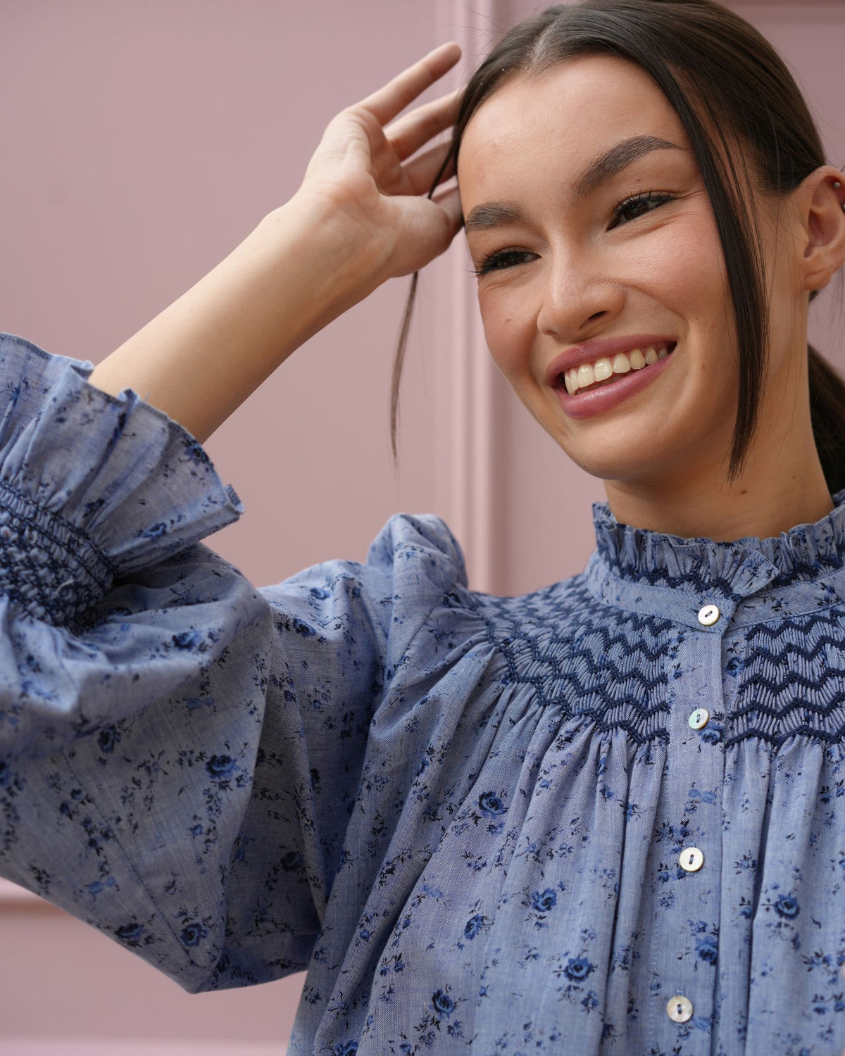 Scholl Blouse Chambray Rose with Navy Hand Smocking Edition 75