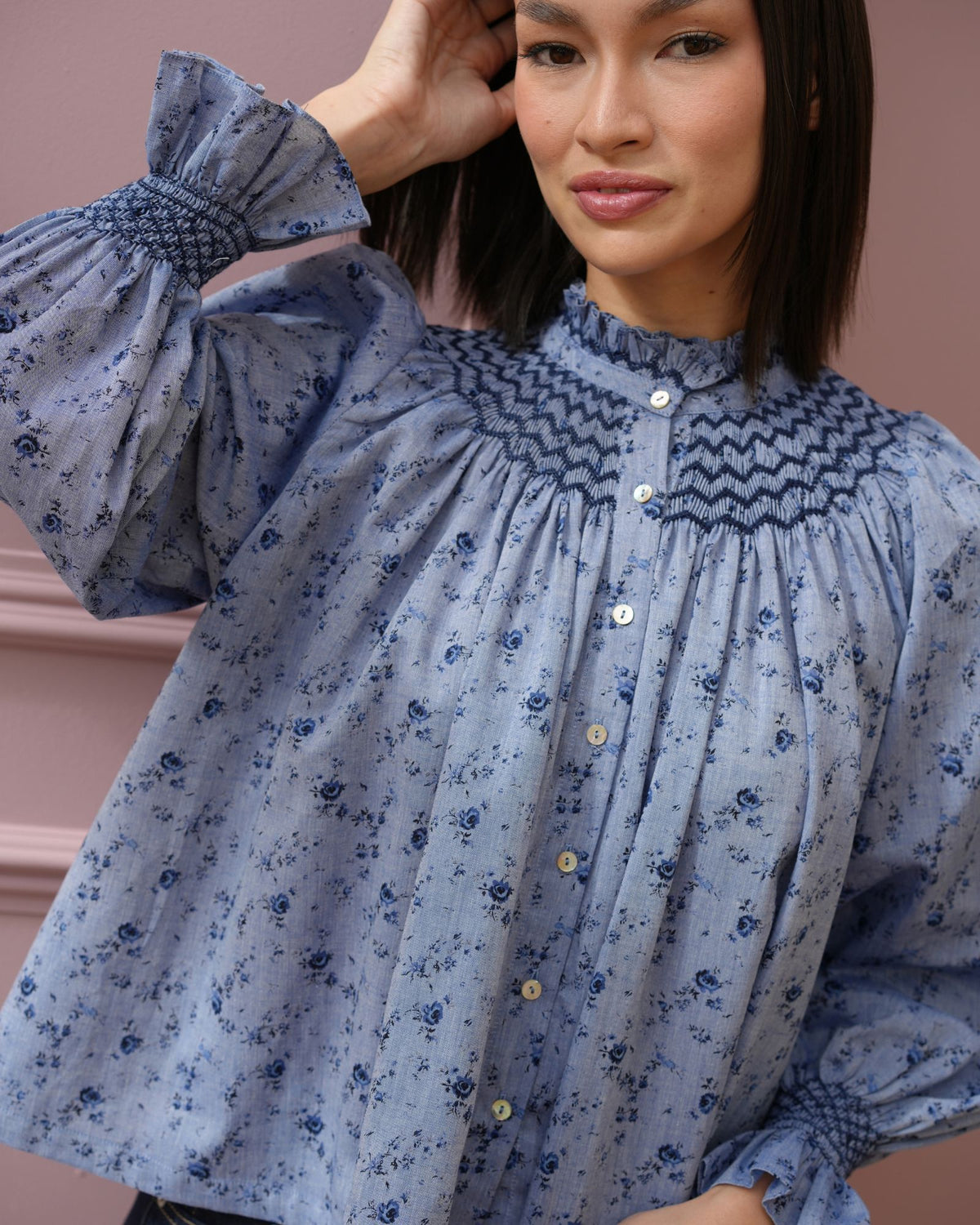 Scholl Blouse Chambray Rose with Navy Hand Smocking Edition 75