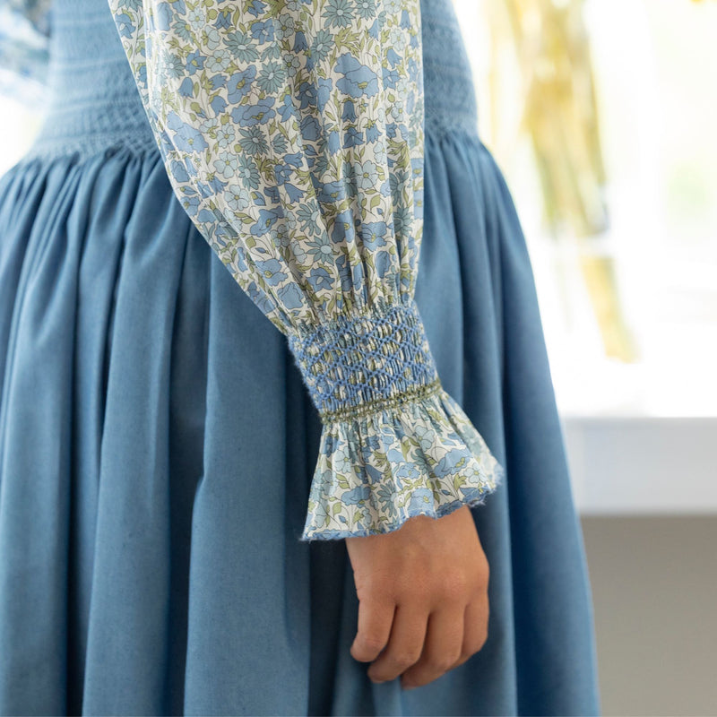 Scholl Blouse with Land and Sea Hand Smocking made with Liberty Poppies and Daisies Edition 50