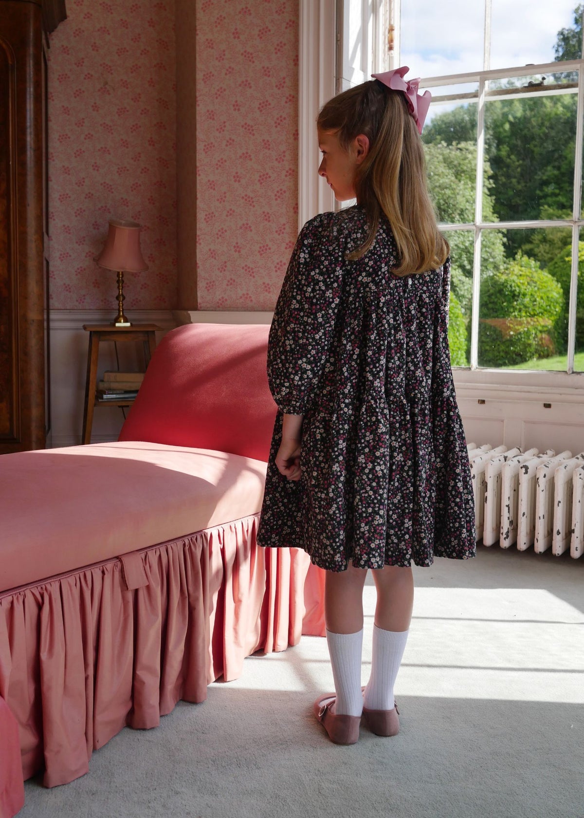 8-10y Margaret Graham Dress Autumn Flowers Needlecord with Liquorice Allsorts Hand Smocking