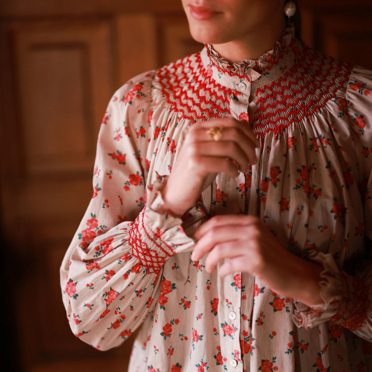 Small Scholl Blouse Poinsetta Posy with Scarlet Hand Smocking Edition 52