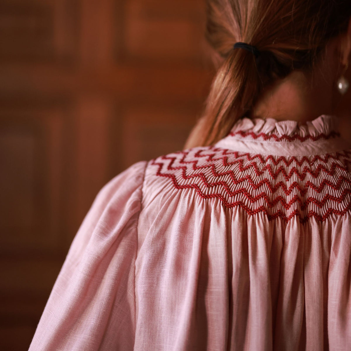 Large Scholl Blouse Dusty Pink linen with Mulberry Hand Smocking Edition 45