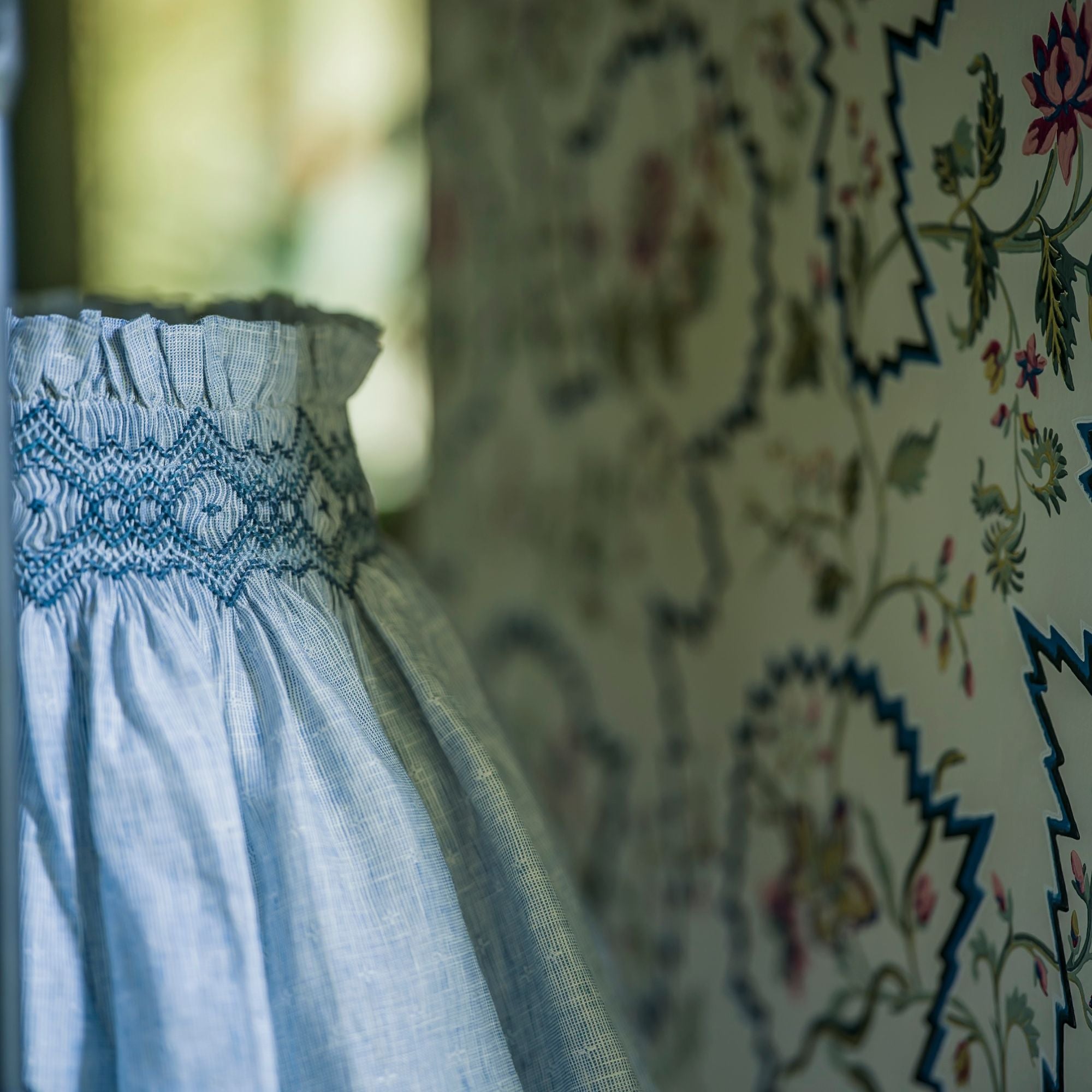 The Crooked Tailor Rain Smock インディゴ染め Edit58 x Smock London Elsie Lampshade Skirt Delphinium Cross Stitch wi