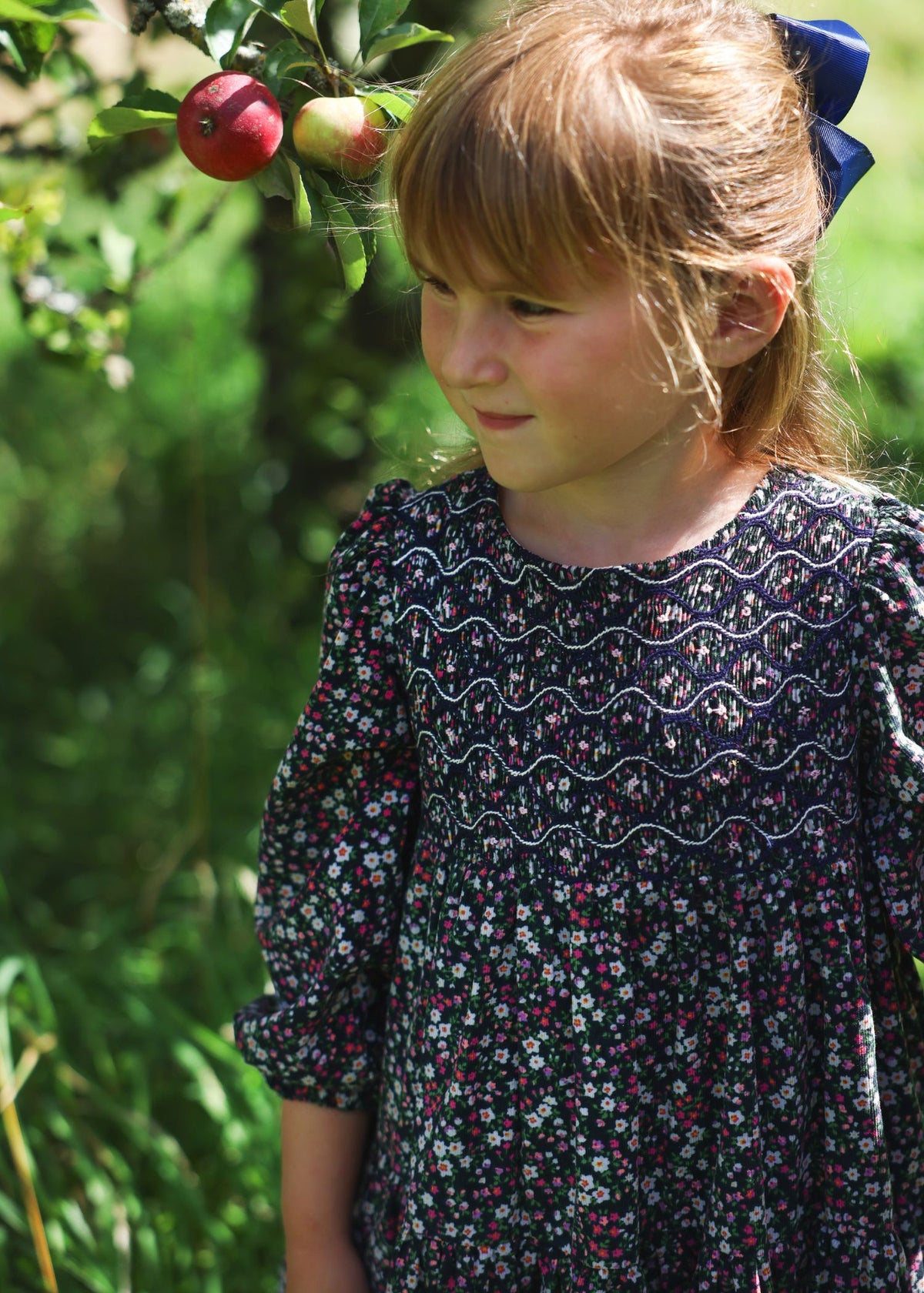 8-10y Margaret Graham Dress Autumn Flowers Needlecord with Liquorice Allsorts Hand Smocking